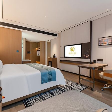 גואנגג'ואו Liang Fan Holiday Inn מראה חיצוני תמונה
