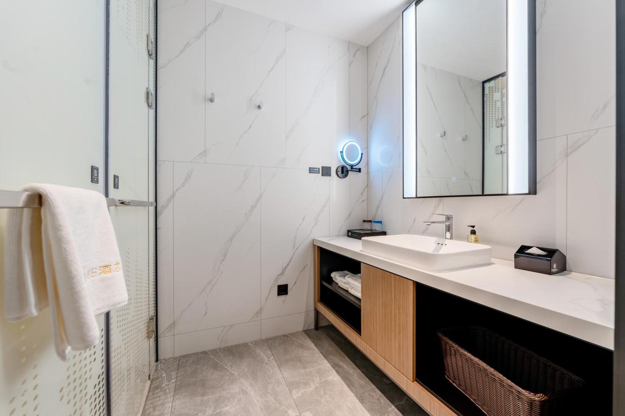גואנגג'ואו Liang Fan Holiday Inn מראה חיצוני תמונה