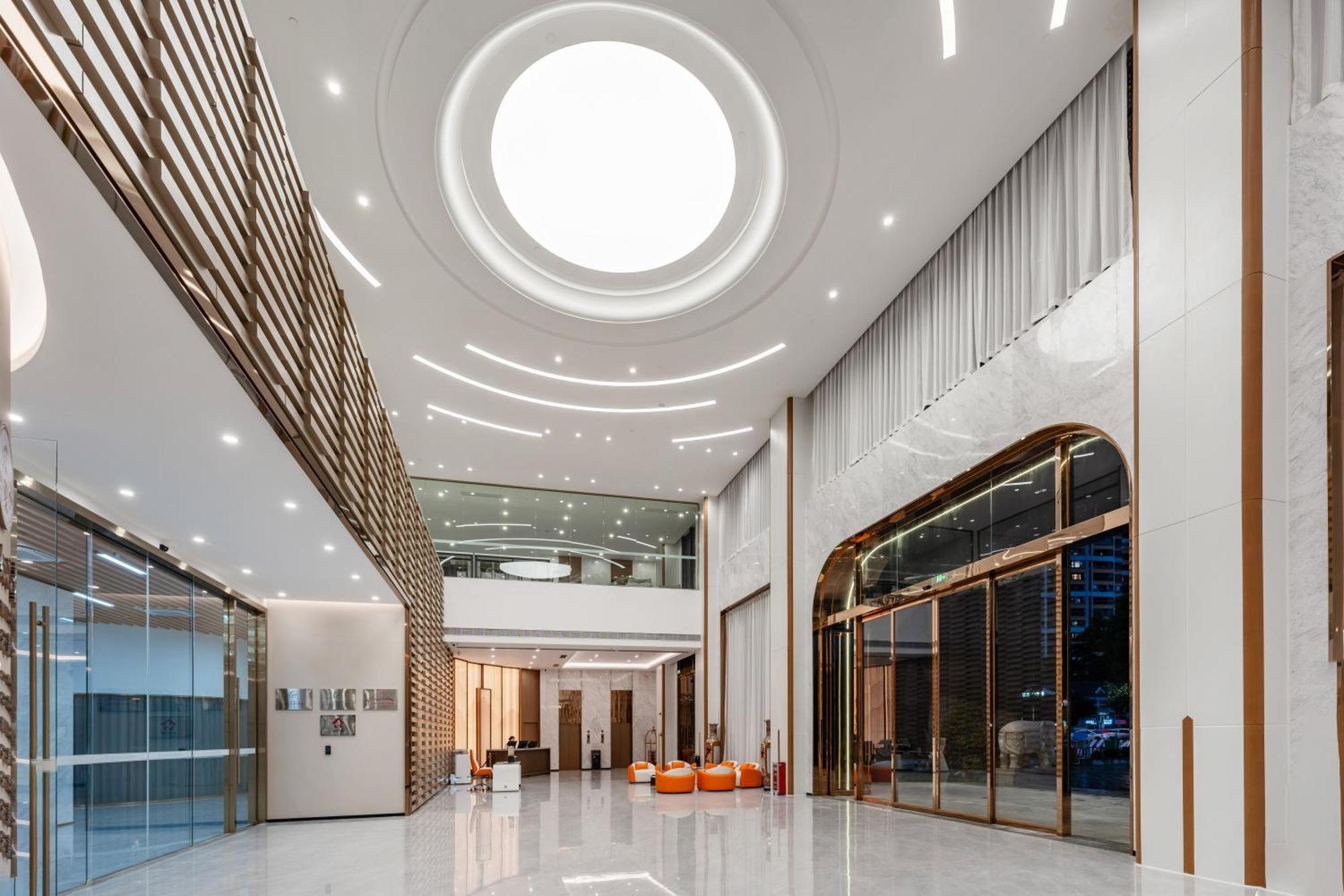 גואנגג'ואו Liang Fan Holiday Inn מראה חיצוני תמונה
