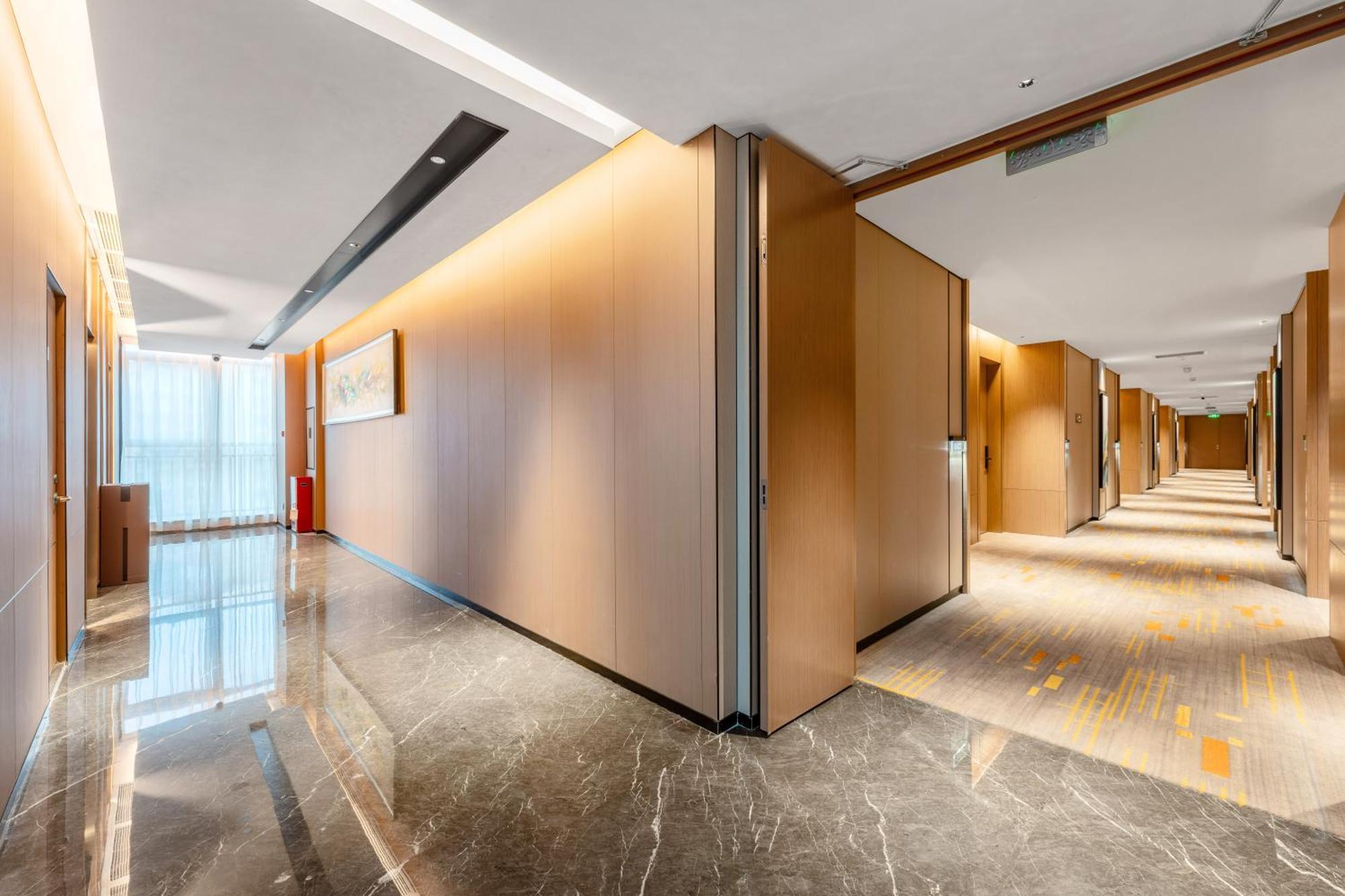 גואנגג'ואו Liang Fan Holiday Inn מראה חיצוני תמונה