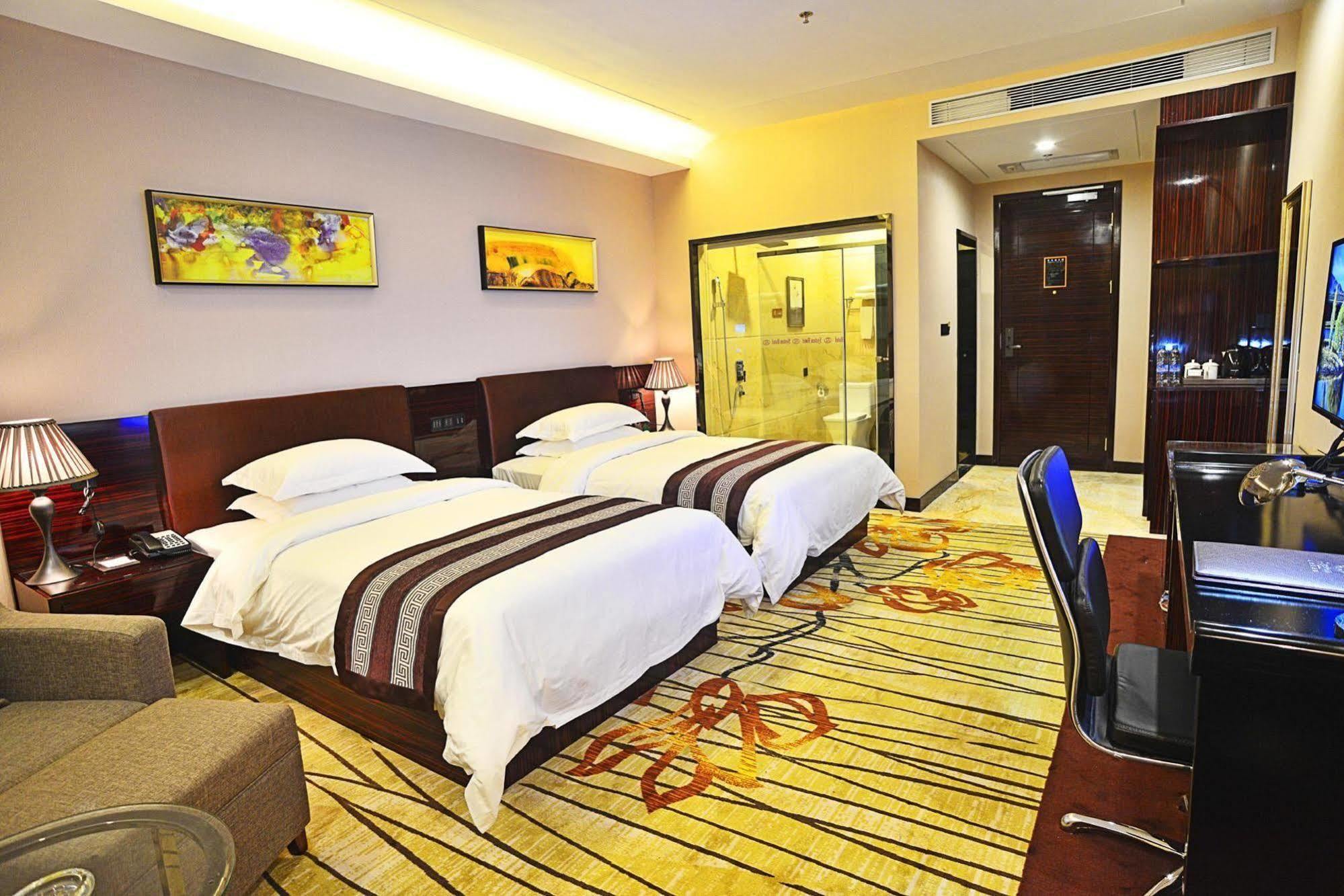 גואנגג'ואו Liang Fan Holiday Inn מראה חיצוני תמונה